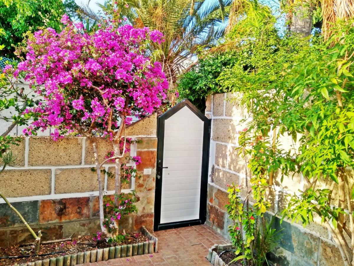 Casa Sarita - Farbenfrohes Ferienhaus Chayofa Exterior foto
